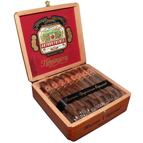 Arturo Fuente • Hemingway Signature Box